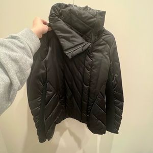 BCBG BLACK PUFFER JACKET size S